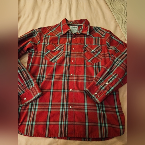 Levi’s Signature Plaid Pearl Snap Shirt. - Picture 1 of 7